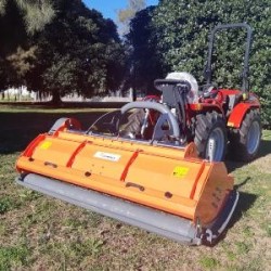 Desbrozadora / trituradora ZOMAX MNS160 con desplazamiento hidráulico