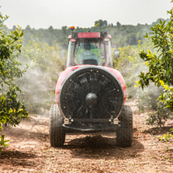  Atomizador Kubota Agricultura precision pulverizador sulfatador XTA2210 4 bi